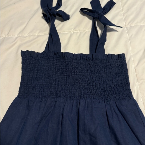 Sezane Navy Smocked Linen Blend Dress size 38 (6) - Picture 5 of 15